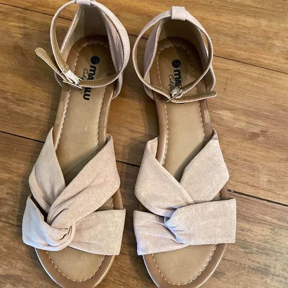 MakaLu California Size 9 Sandals Pink Suede - Picture 3 of 12
